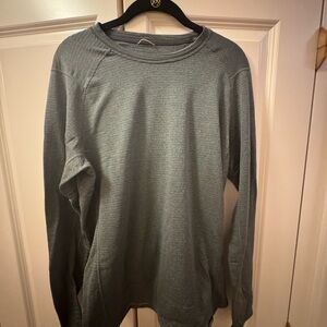 Patagonia Men’s Capilene base layer - gray. Size medium